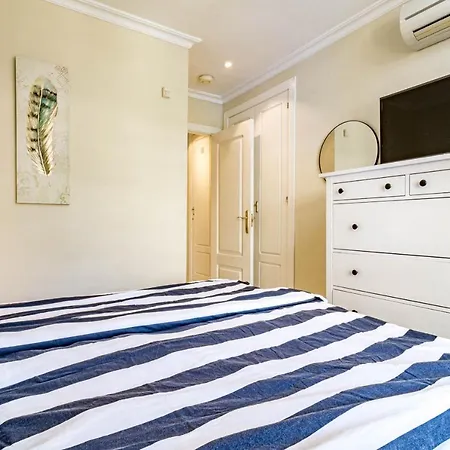 Spacious 2 Bedroom In Puerto Banus With A Private Terrace And Mountain Views * Марбелья