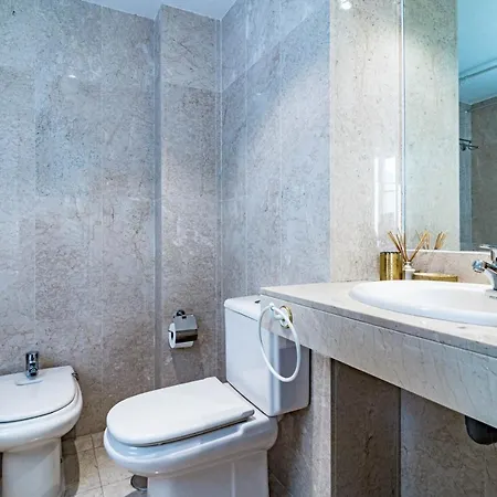 Апартаменты Spacious 2 Bedroom In Puerto Banus With A Private Terrace And Mountain Views *