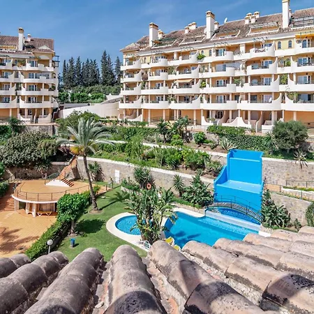 Spacious 2 Bedroom In Puerto Banus With A Private Terrace And Mountain Views Διαμέρισμα Μαρμπέλλα