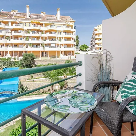 Spacious 2 Bedroom In Puerto Banus With A Private Terrace And Mountain Views Апартаменты *