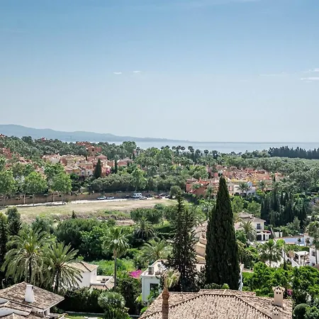 Spacious 2 Bedroom In Puerto Banus With A Private Terrace And Mountain Views Апартаменты