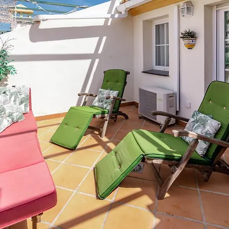 Spacious 2 Bedroom In Puerto Banus With A Private Terrace And Mountain Views Апартаменты *