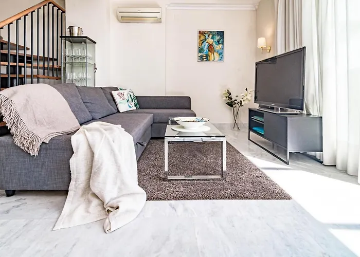 Lejlighed Spacious 2 Bedroom In Puerto Banus With A Private Terrace And Mountain Views Marbella